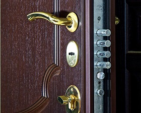 Замена замка на металлической двери Legran в Рязани